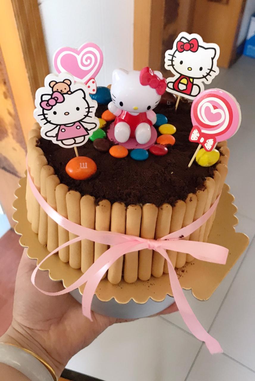 一个小吃货就爱上了我,今天四岁生日,非让我做蛋糕,临时没有奶油,就做