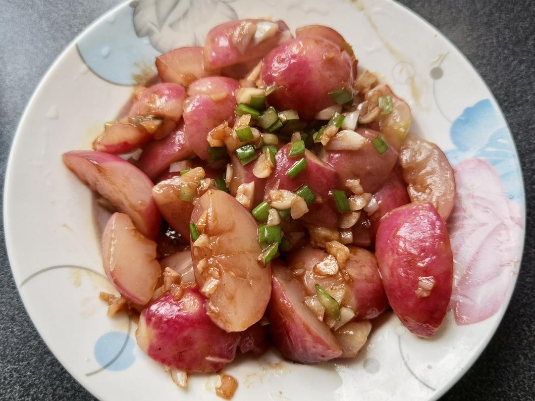 素烧樱桃小萝卜