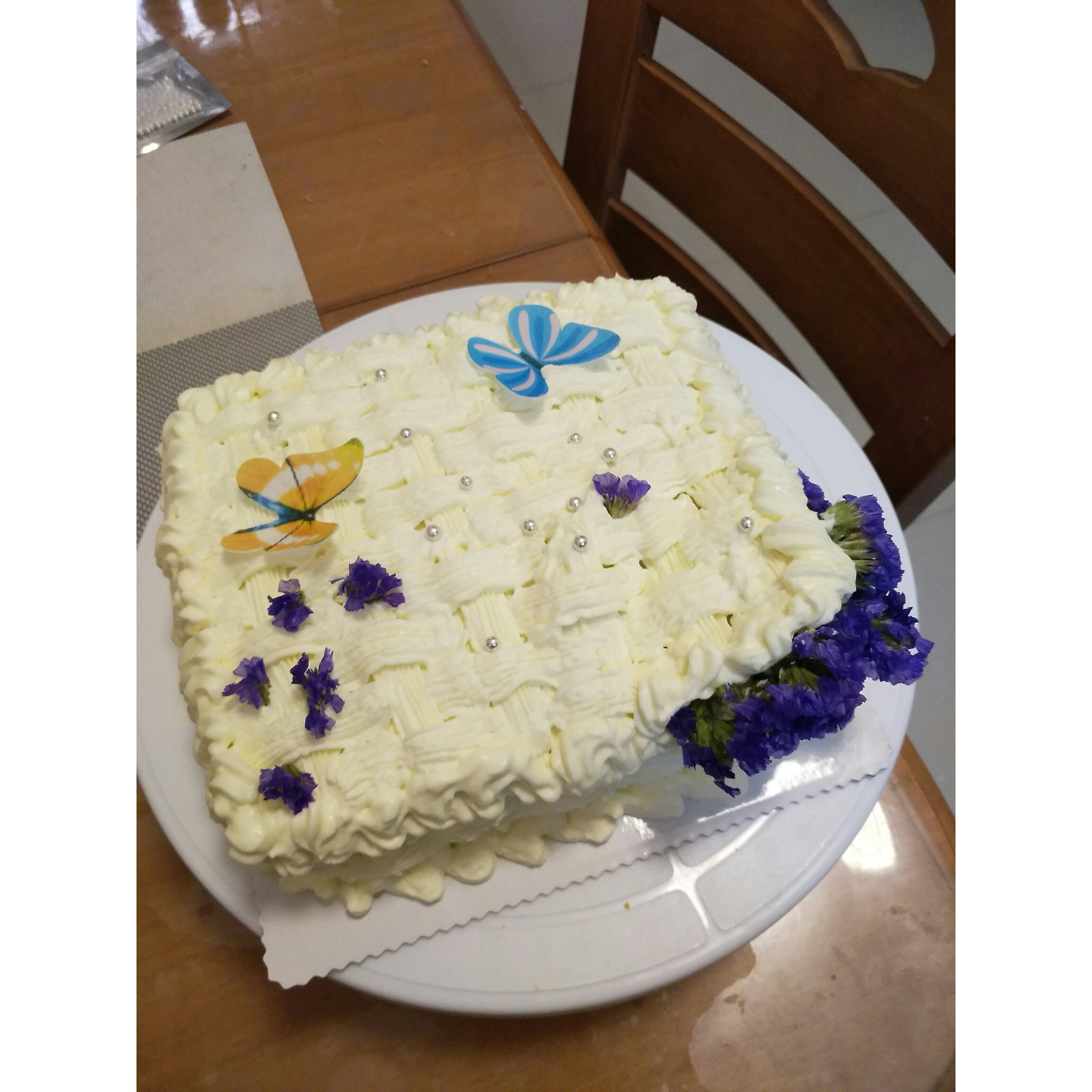 纯白花盒蛋糕