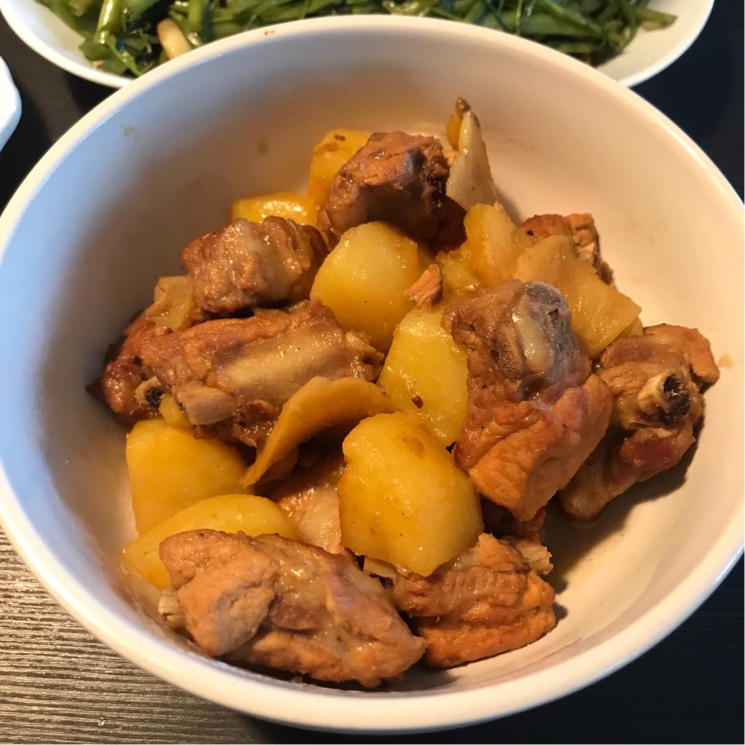 红烧排骨土豆