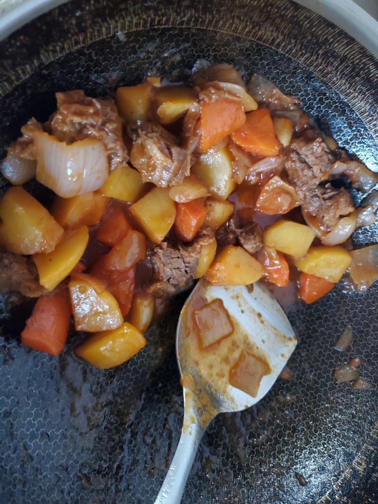 牛肉炖土豆