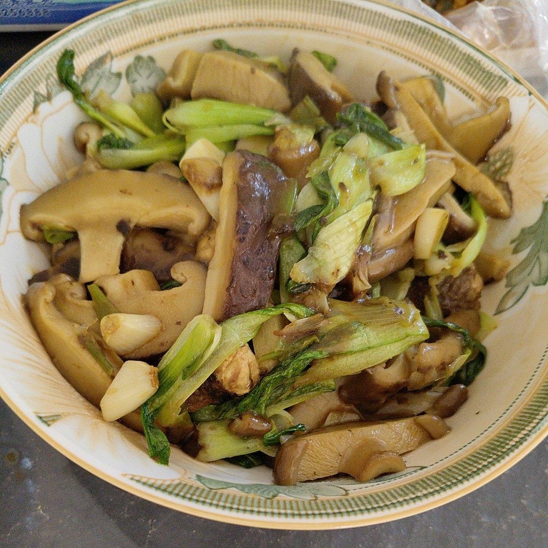 比肉还好吃的——蚝油香菇油菜