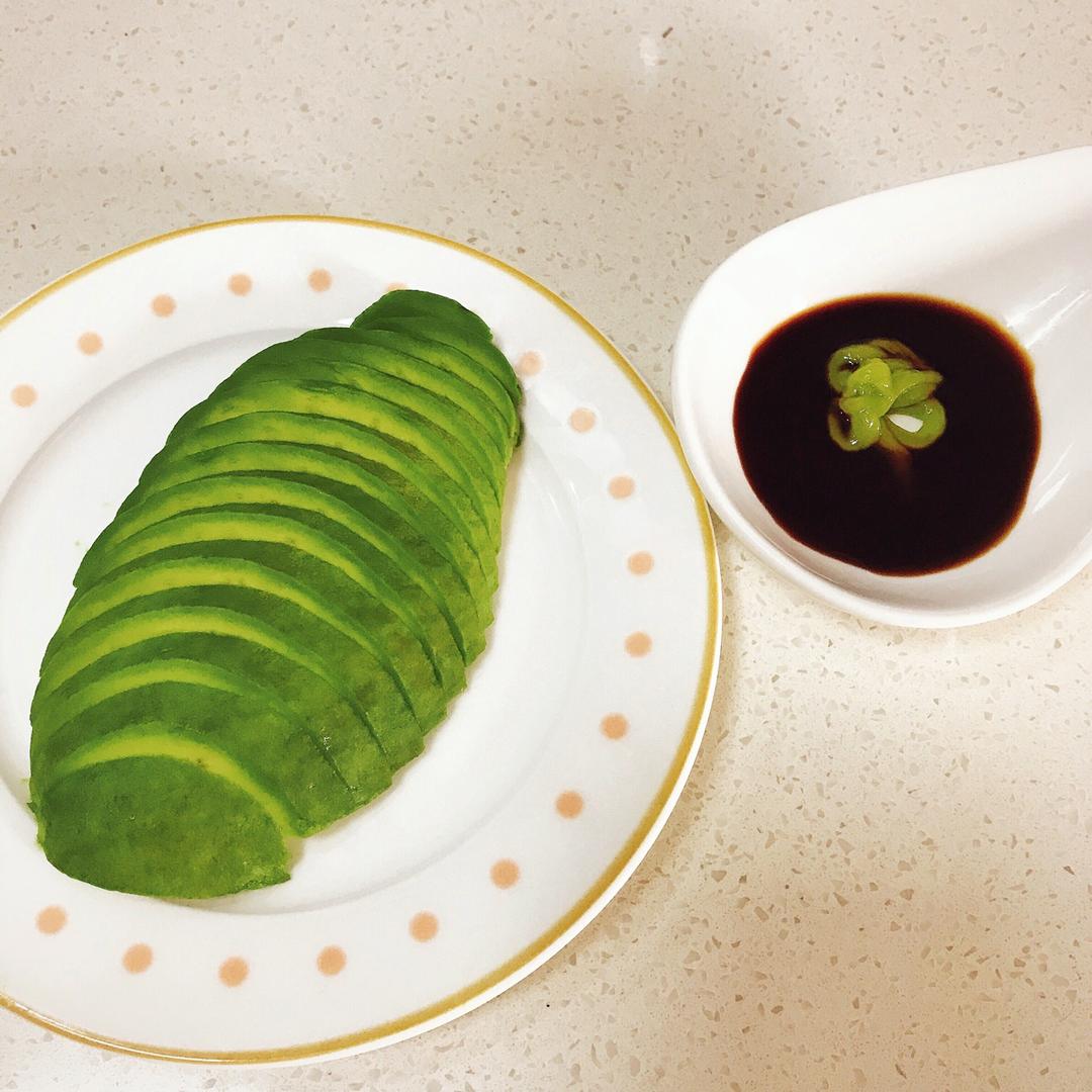 陈小ming做的牛油果刺身