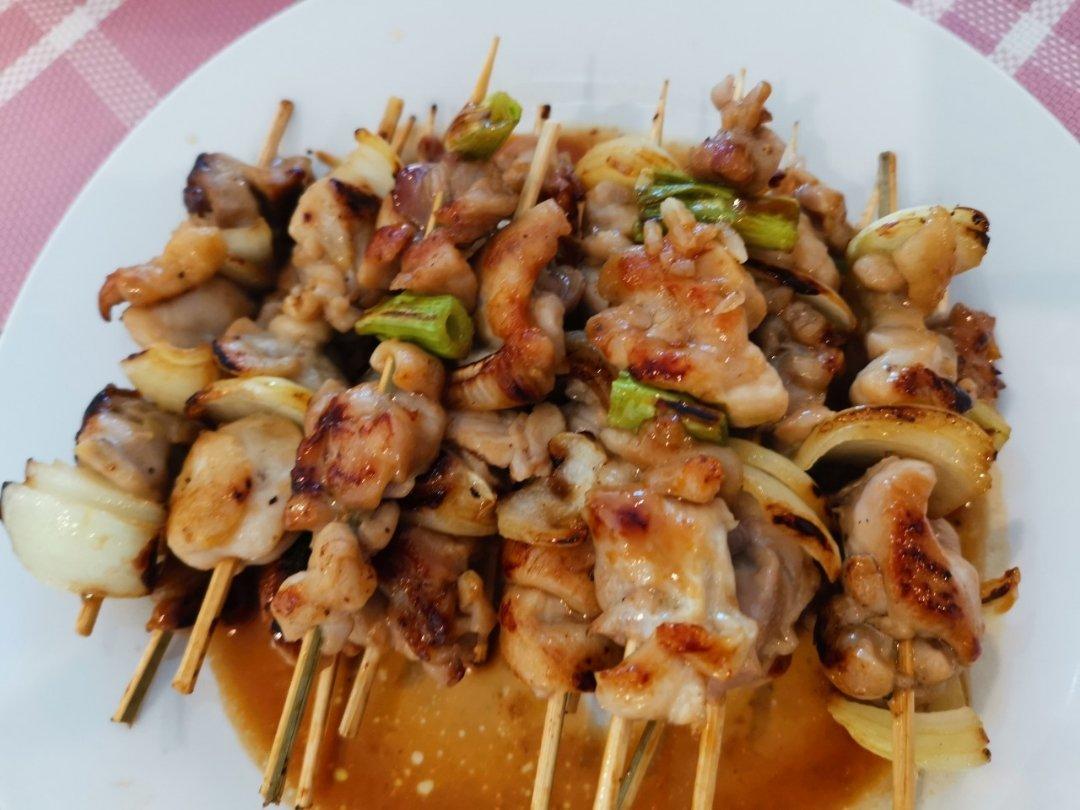 日料店里怎么也要卖三四十一份的烤鸡肉串烧鸟（平底锅版）