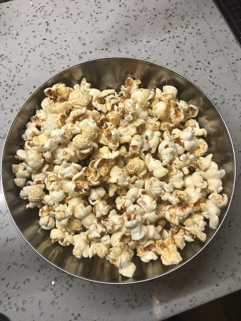 爆米花来了！！！超级简单易上手的焦糖/巧克力爆米花