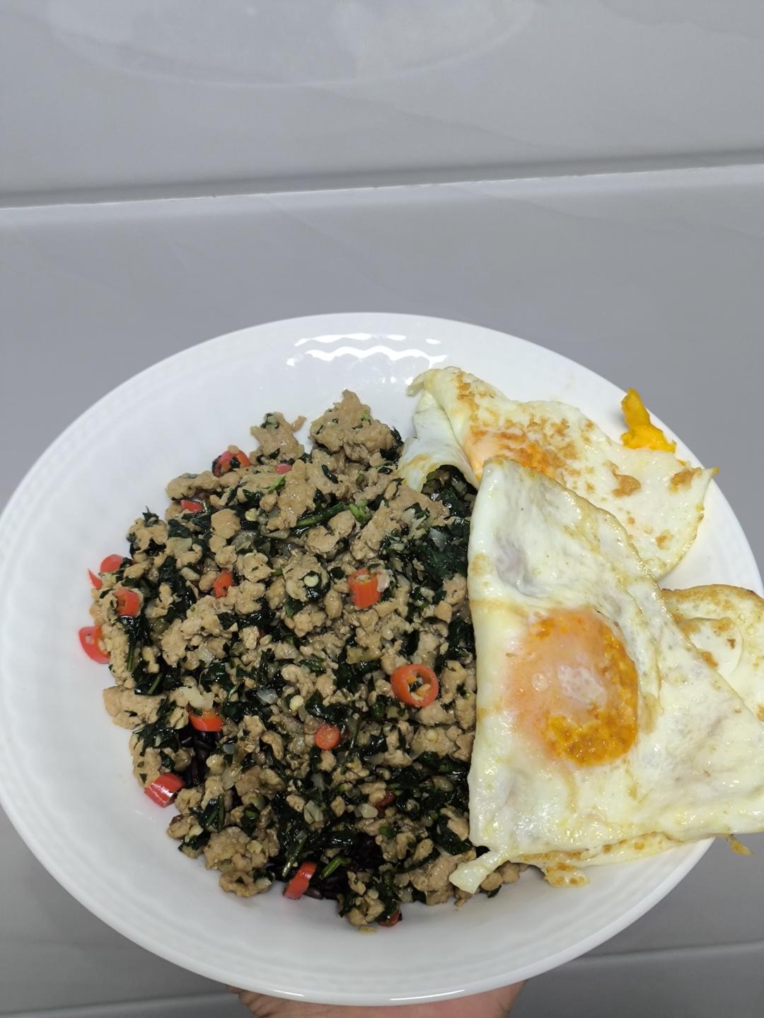 泰式打抛牛肉/猪肉碎饭