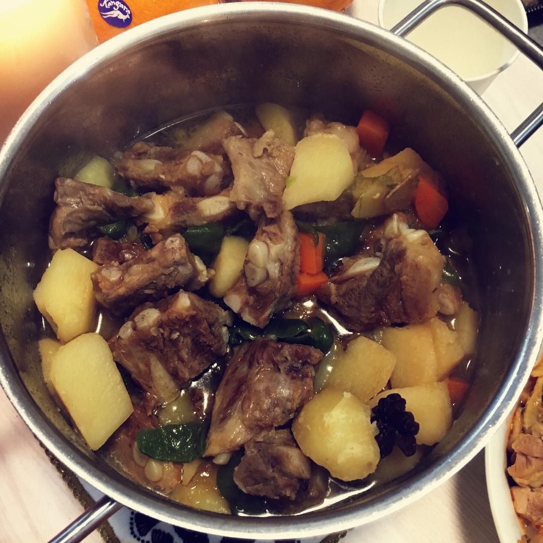土豆炖排骨