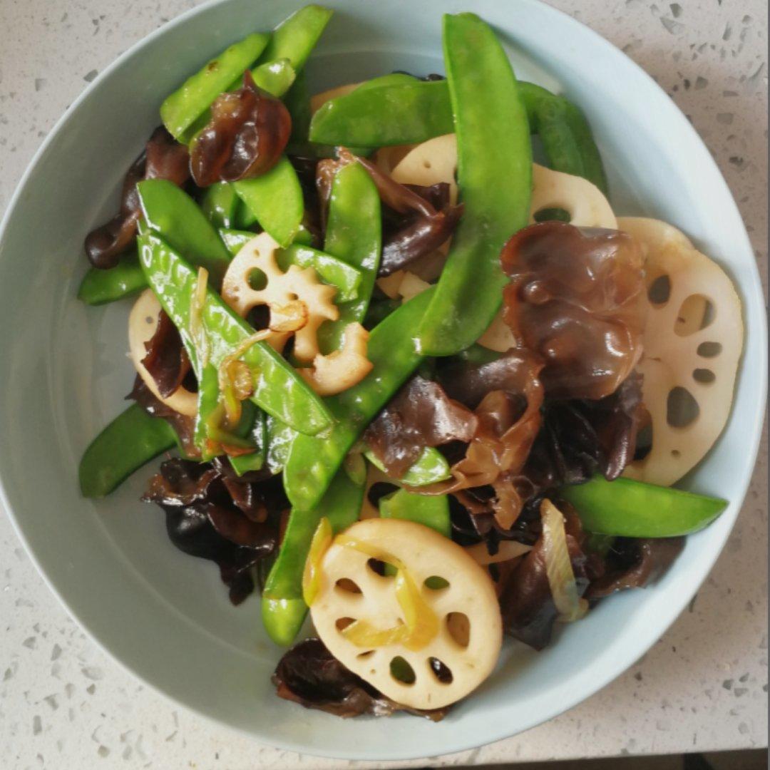 荷兰豆木耳炒藕片