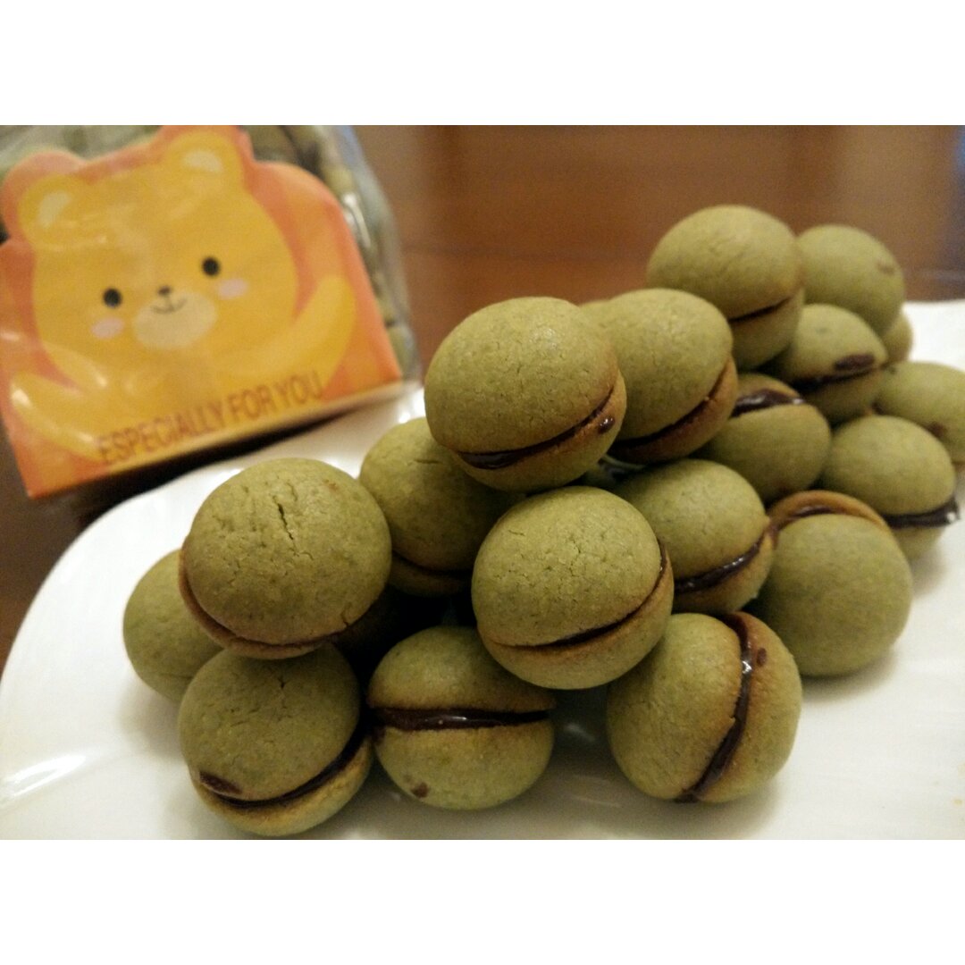 贵妇人之吻-抹茶白巧克力夹心球球饼干