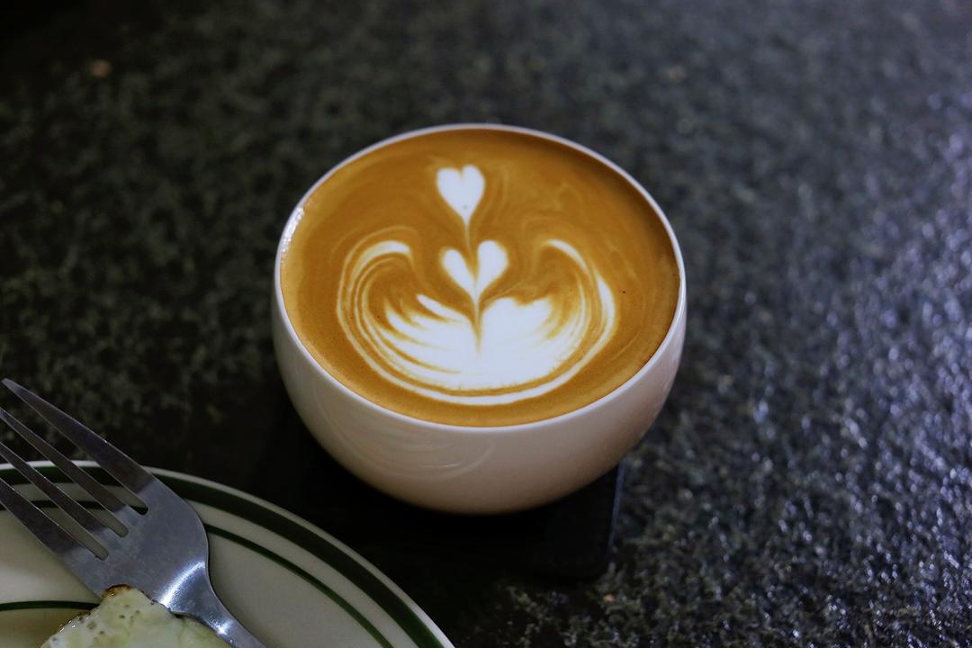 ☕自学拉花不急不嗔🐱