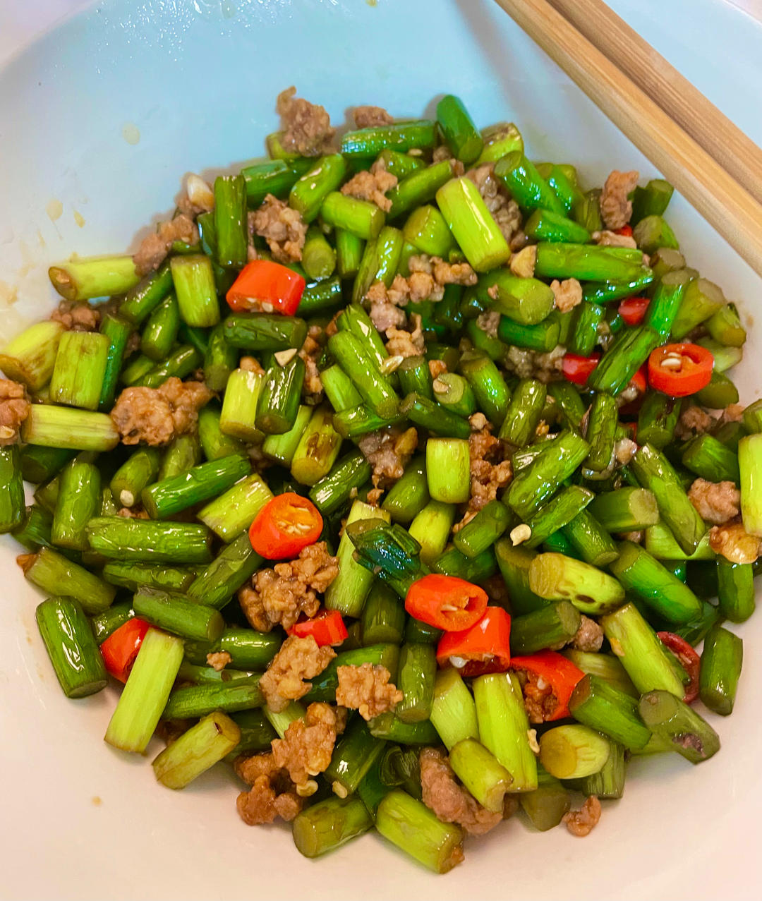 蒜苔炒肉末，三碗米饭都不够吃