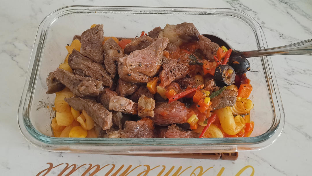 留学生一学就会的黑椒牛排通心粉套餐！