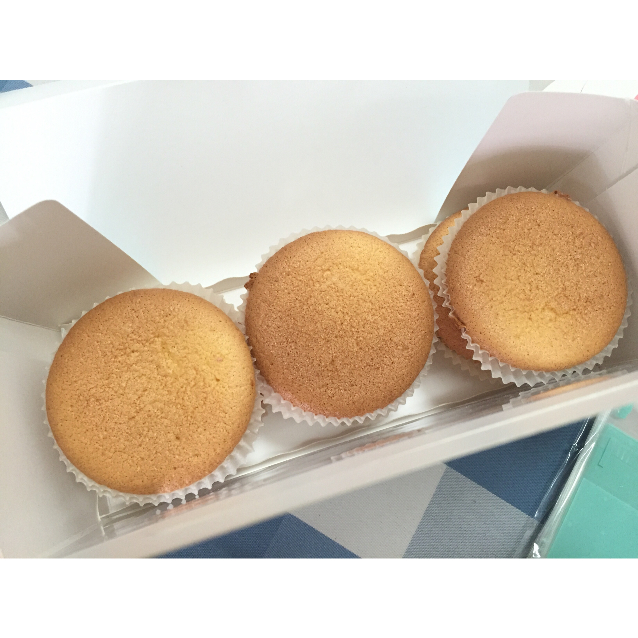 日式橙香海绵纸杯蛋糕