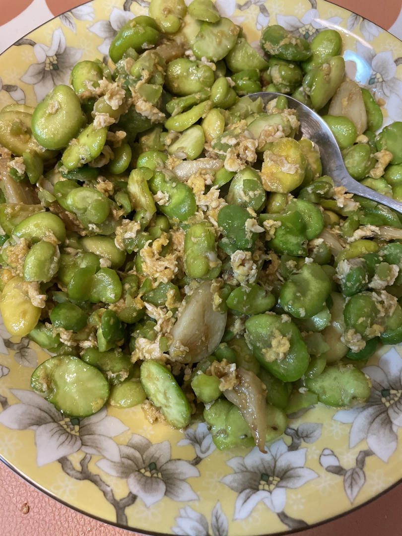 鸡蛋炒蚕豆瓣