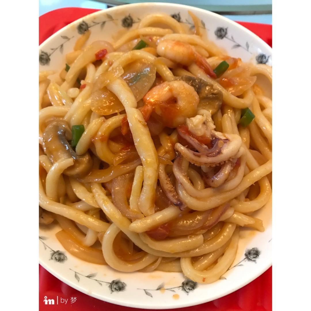 鲜虾炒乌冬面