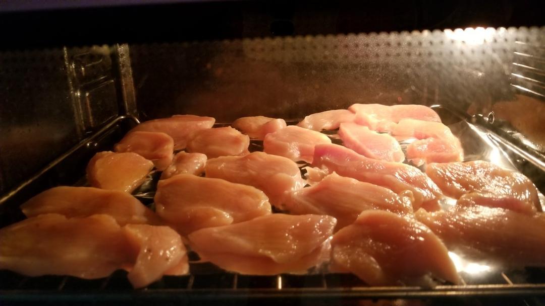 自制狗狗零食烤鸡胸肉干