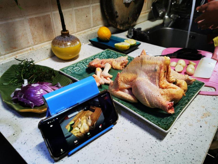 电饭煲版本柠香酱汁蒸鸡，十指留香（附烤箱技巧）