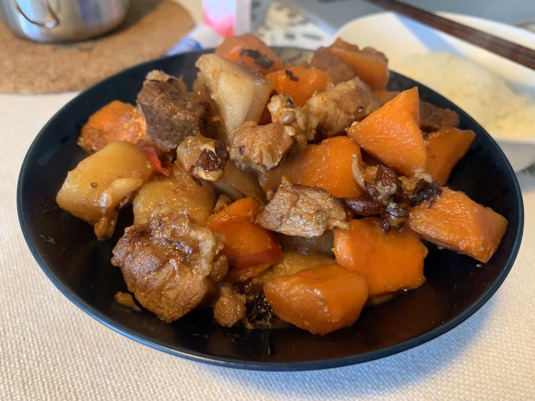 土豆胡萝卜红烧肉