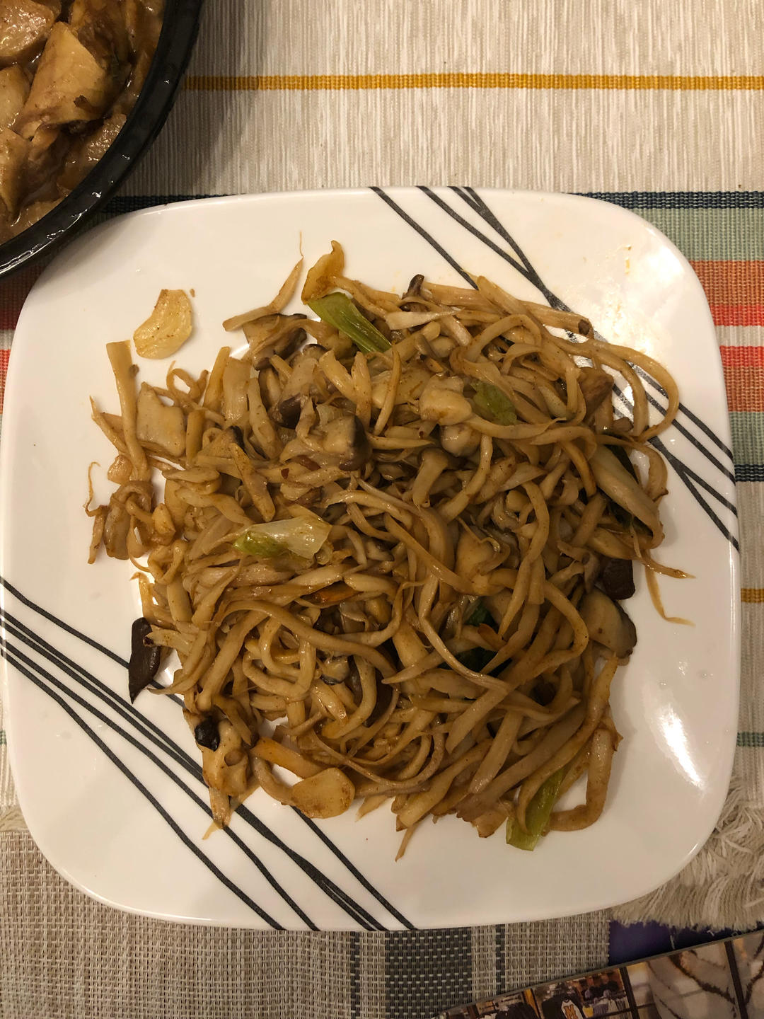 烧烤风味的干煸手撕杏鲍菇