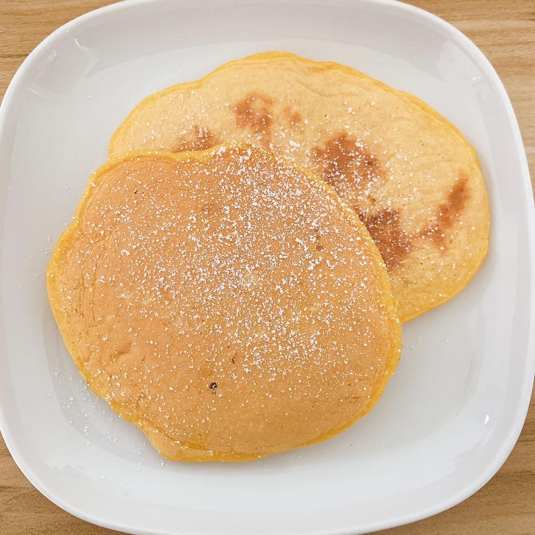 【减脂早餐】无油香蕉松饼（超简单）