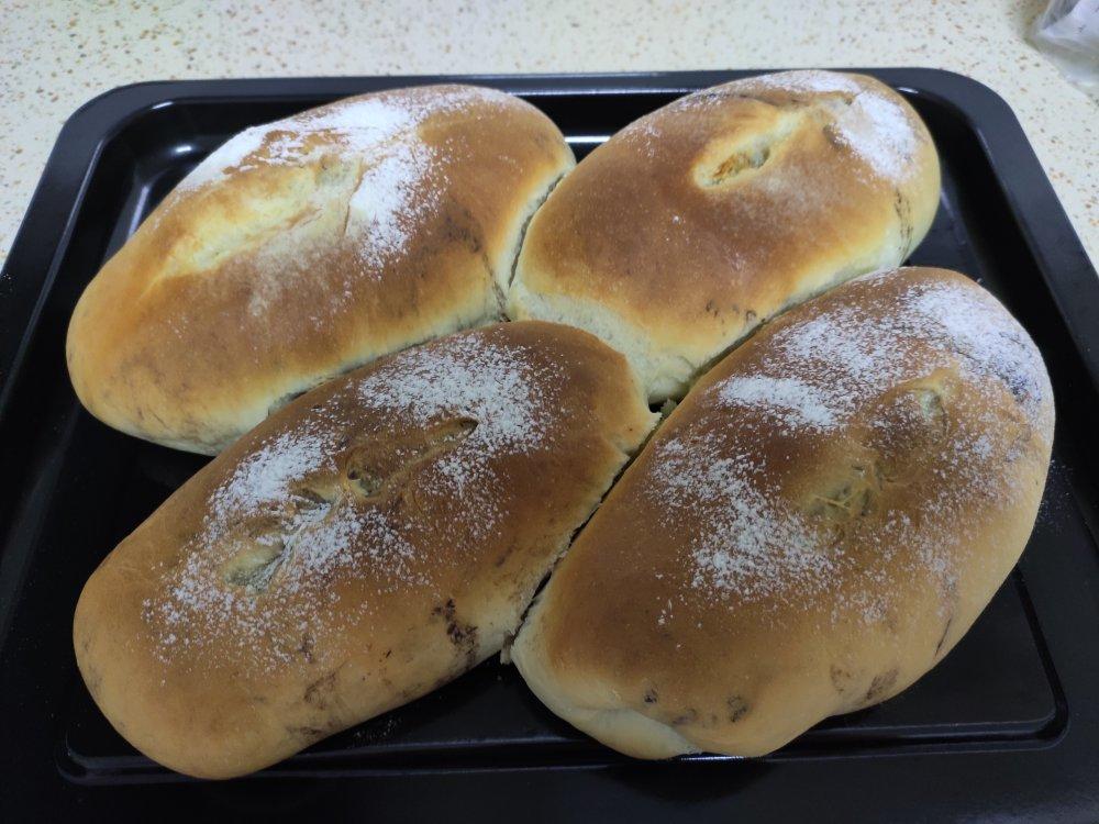 葡萄软欧（仿原麦山丘）Milk flavored bread filled with raisins and butter