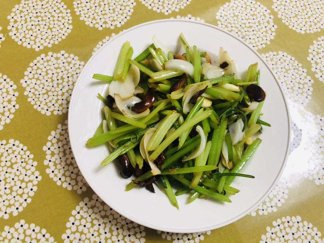 西芹百合炒腰果