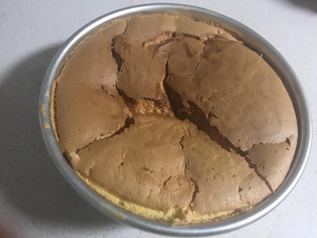 不凹底不塌陷的完美戚风蛋糕