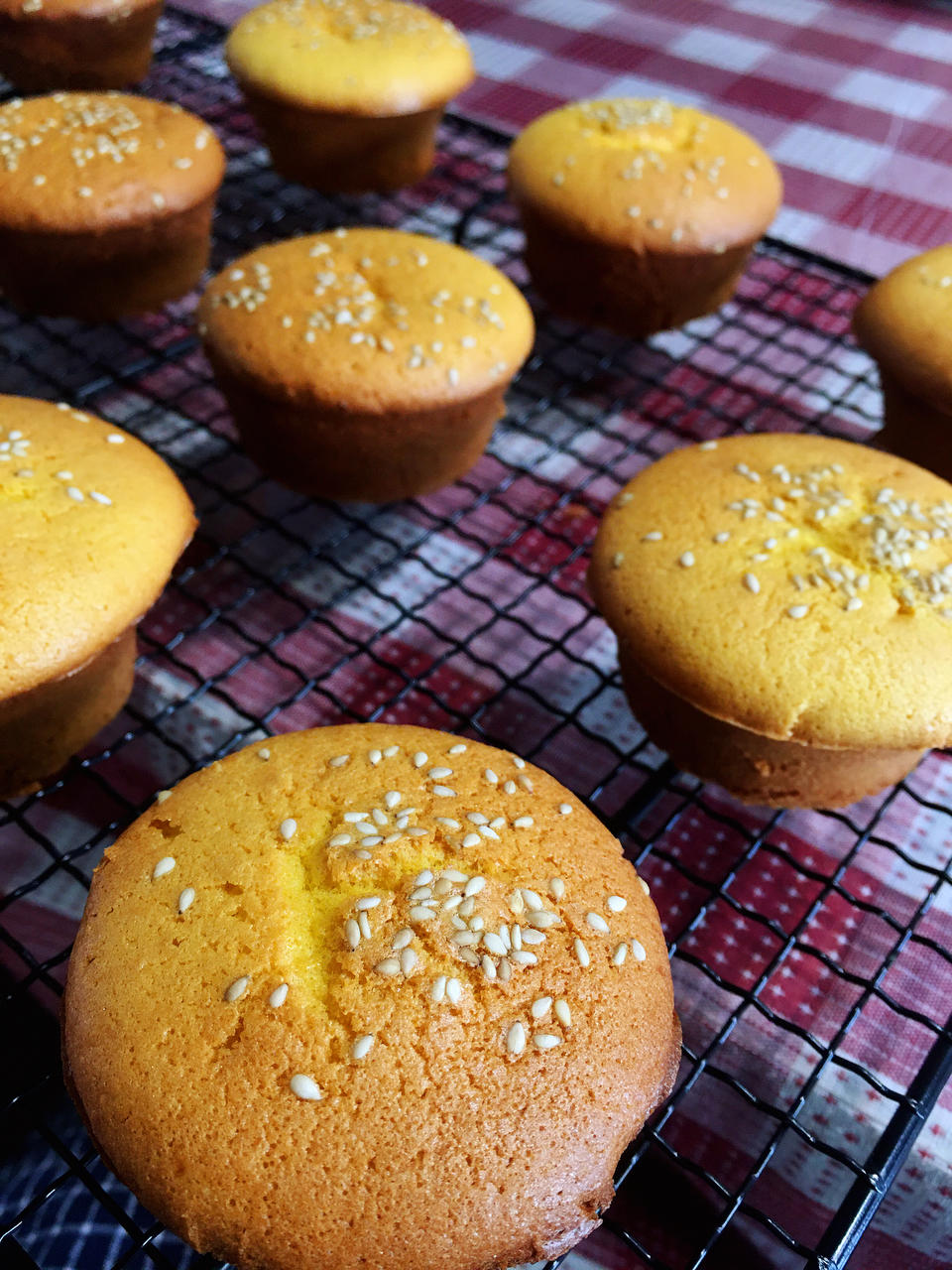 苏拉做的非常简单的老式蜂蜜蛋糕