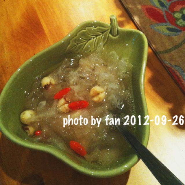 冰糖银耳雪梨汤