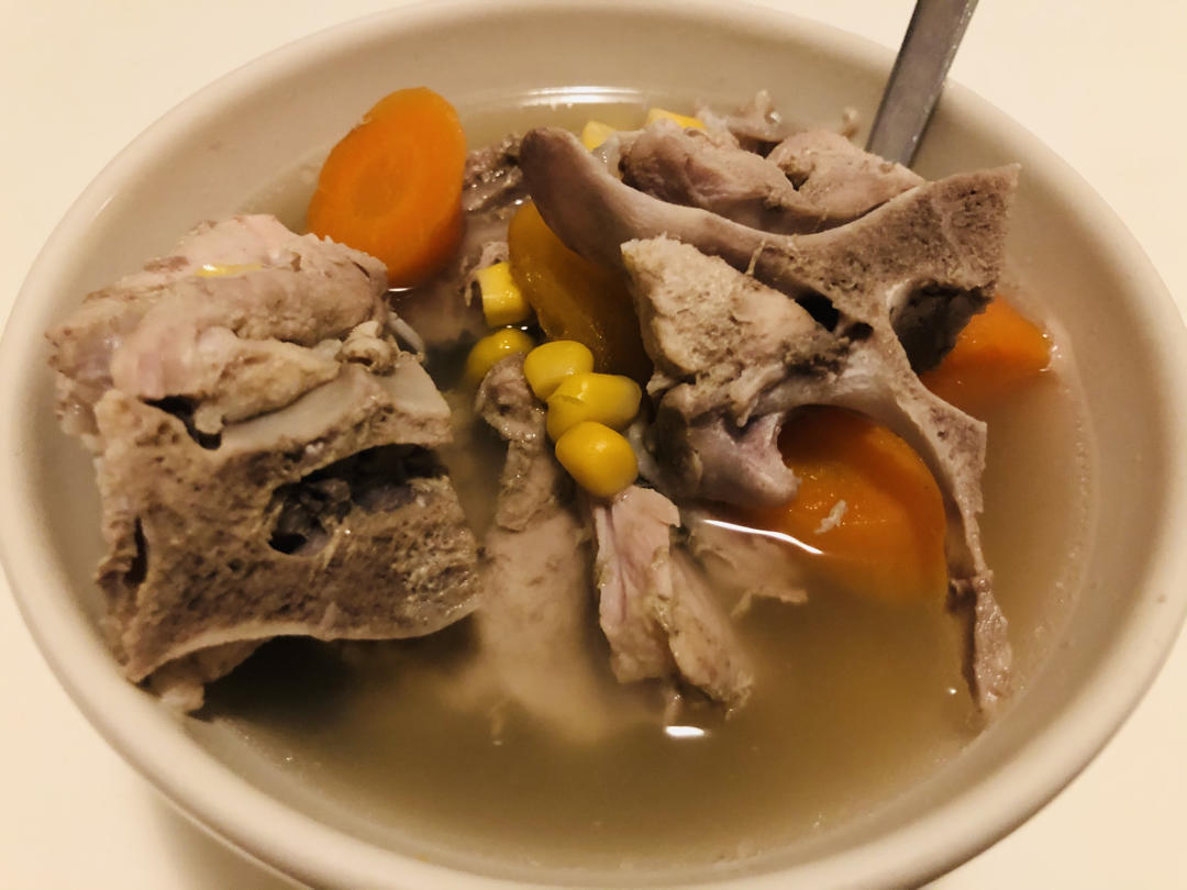 连吃三碗的玉米山药排骨汤