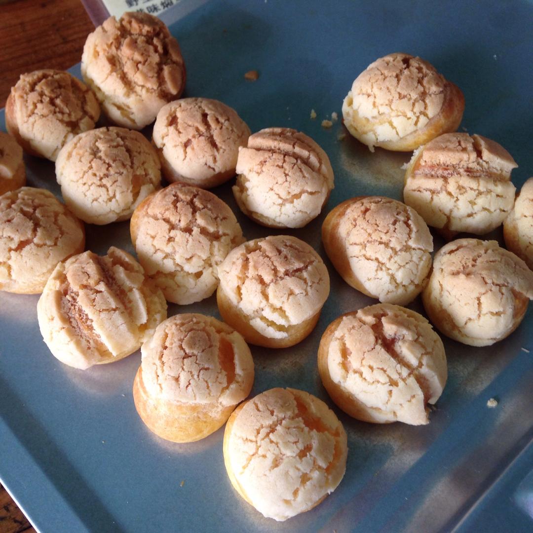 酥皮奶油泡芙--#皮黑森林#