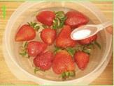 草莓巧克力棒棒糖的做法 步骤1