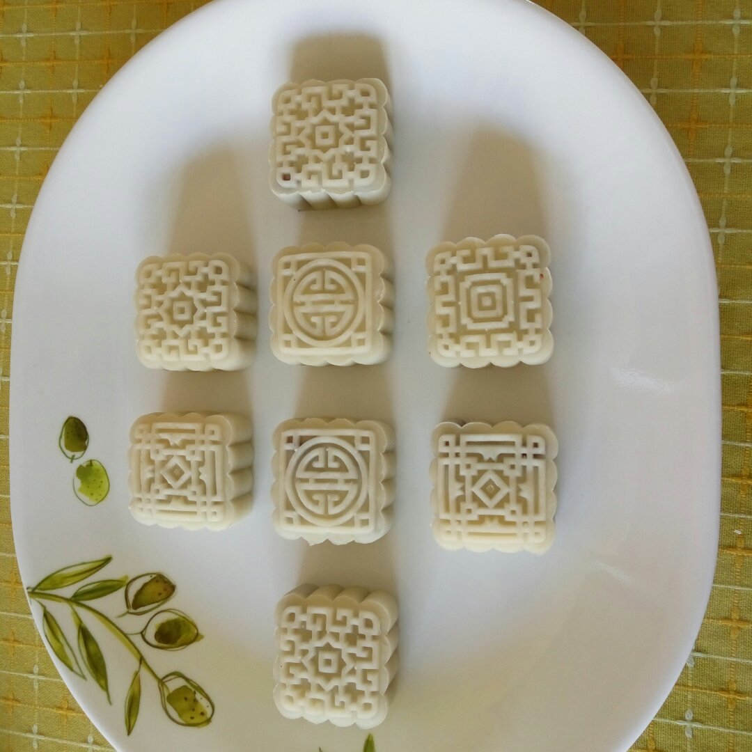 冰皮豆沙月饼