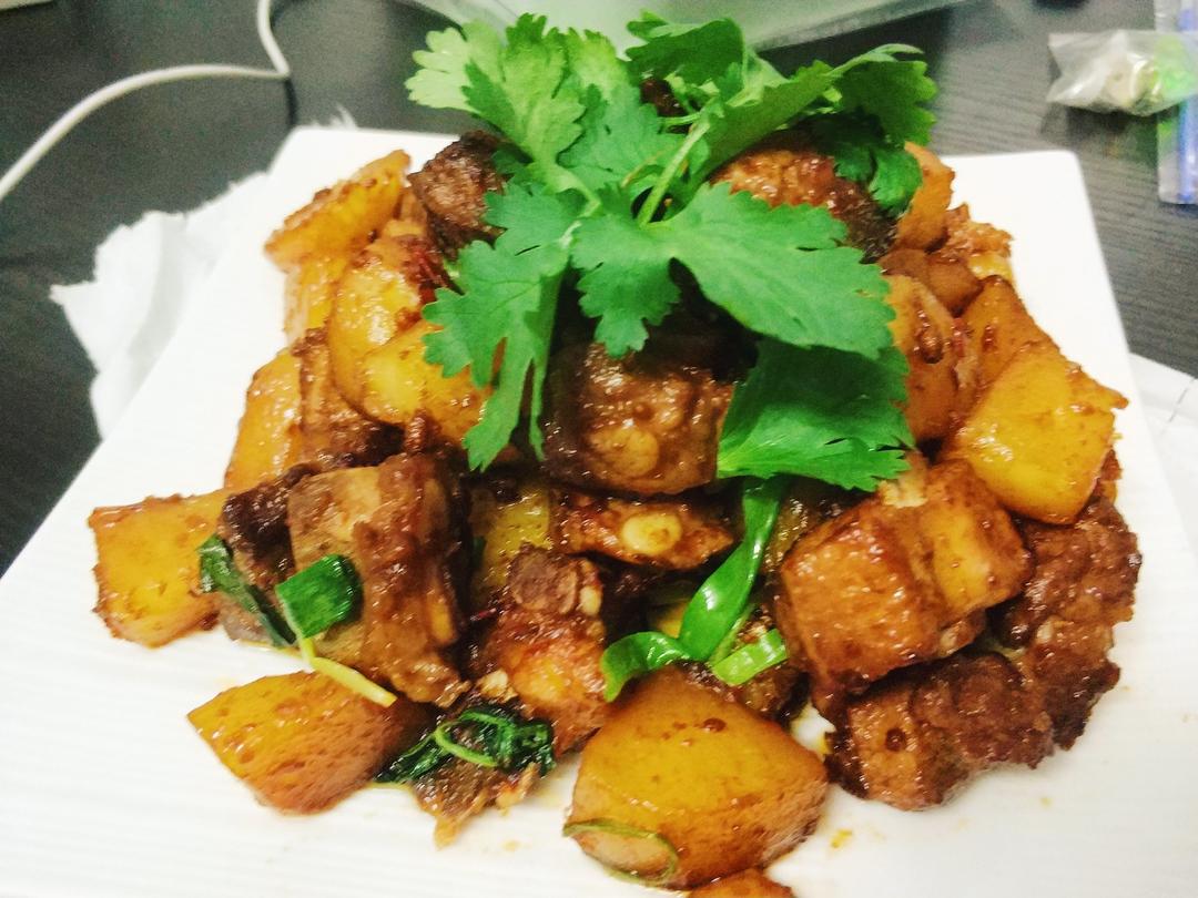 土豆烧排骨