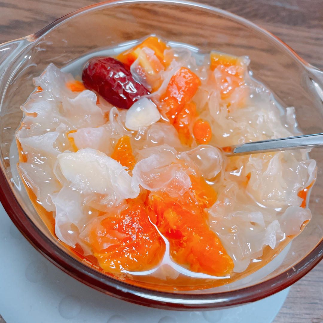 炖木瓜雪耳糖水