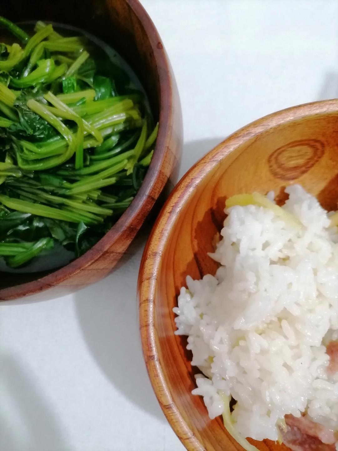 【电饭煲腊肠煲仔饭】