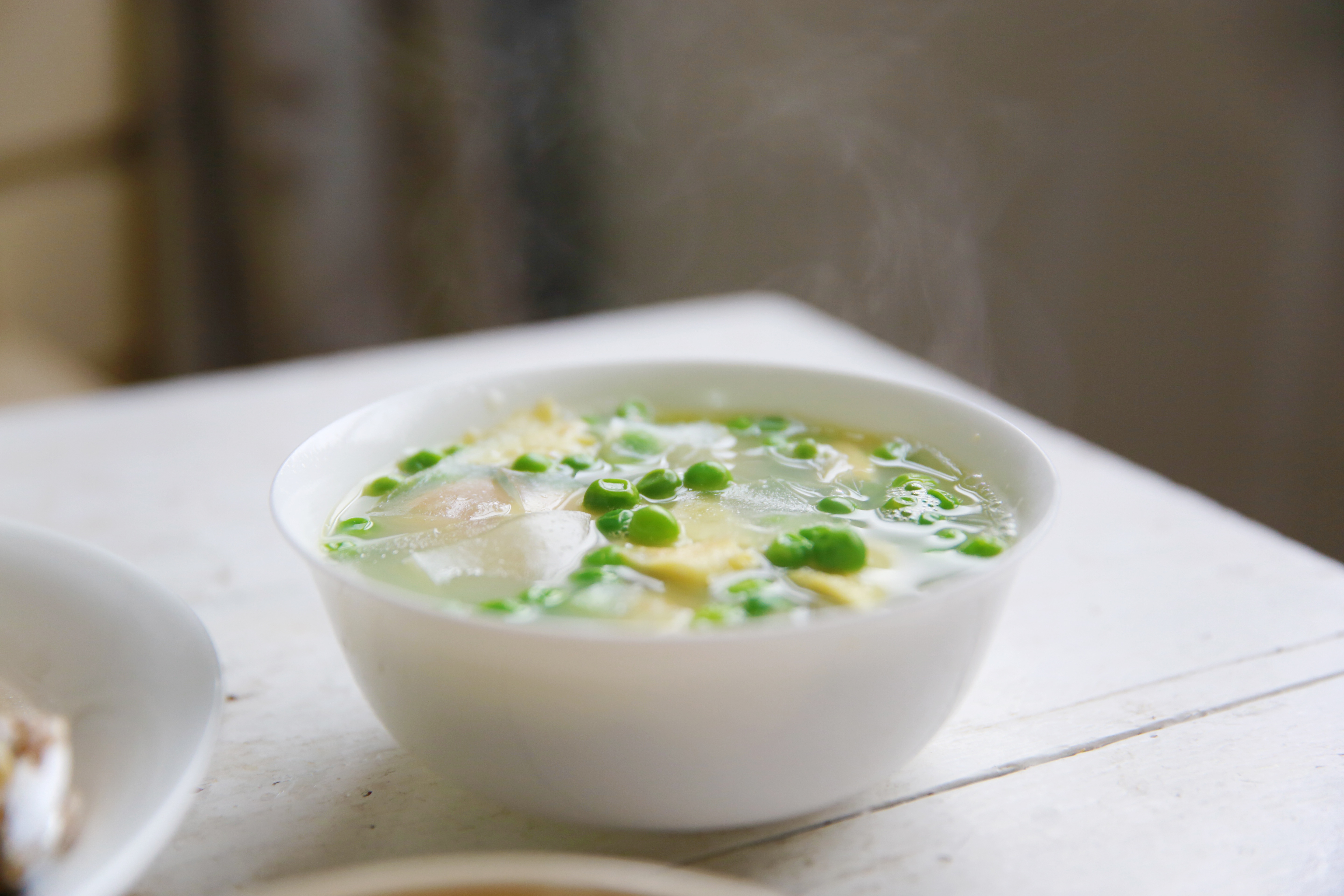 豌豆粉皮鸡蛋汤的做法