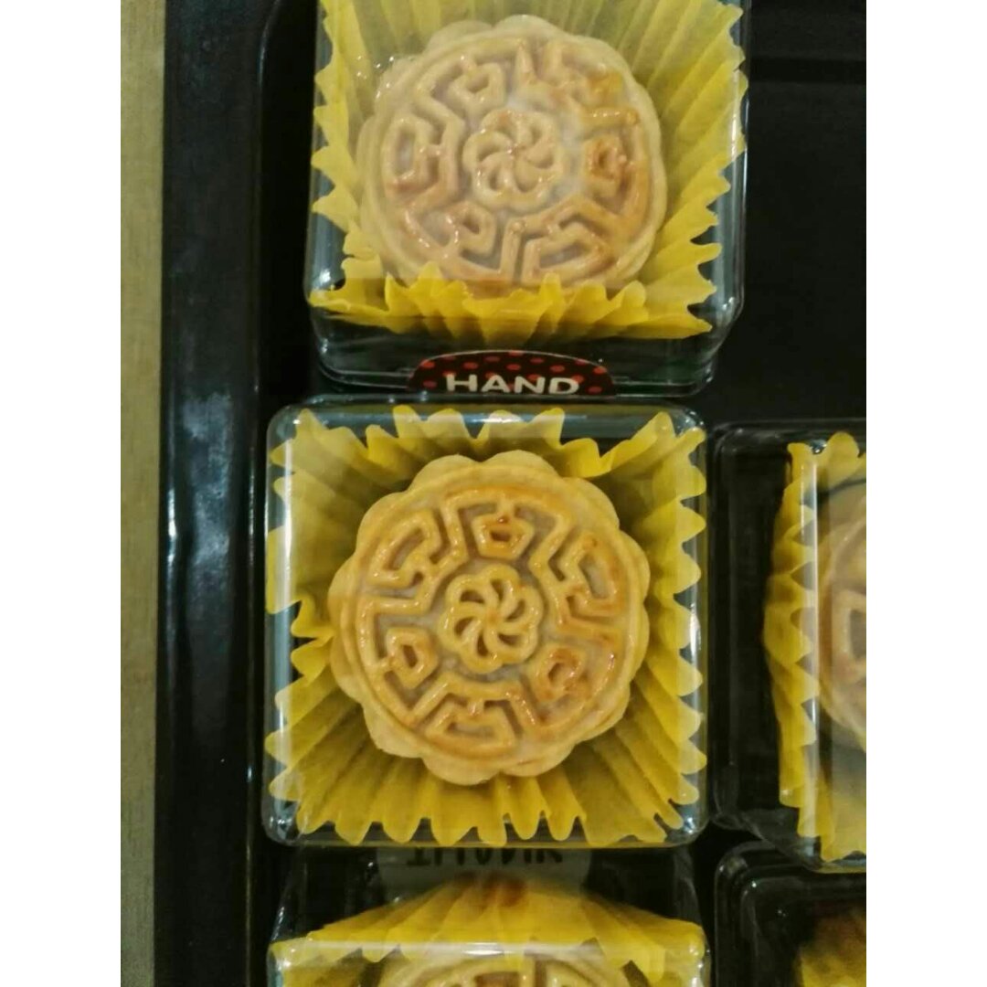 广式月饼——蛋黄莲蓉月饼