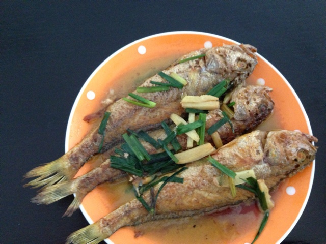 红烧黄鱼—鱼皮不破的小窍门