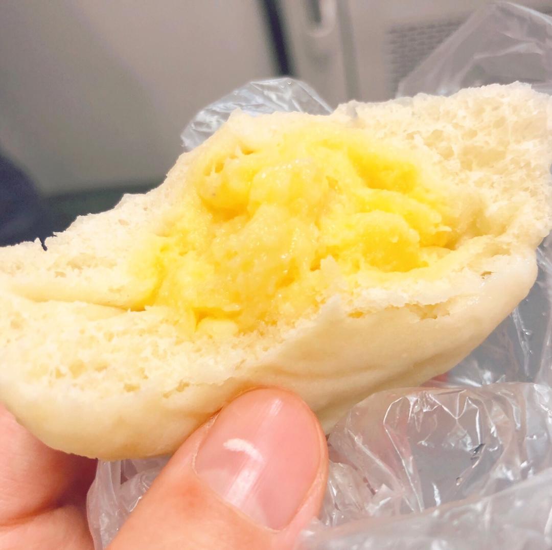 松软香甜的奶黄包，很快就可以搞定。