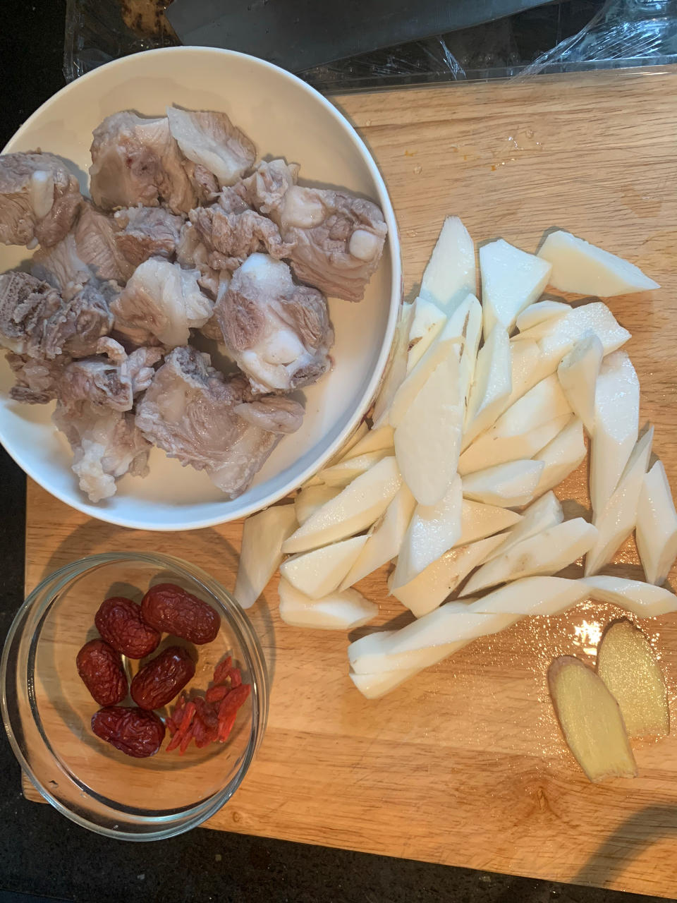 山药排骨汤【9月北鼎蒸炖锅食谱】