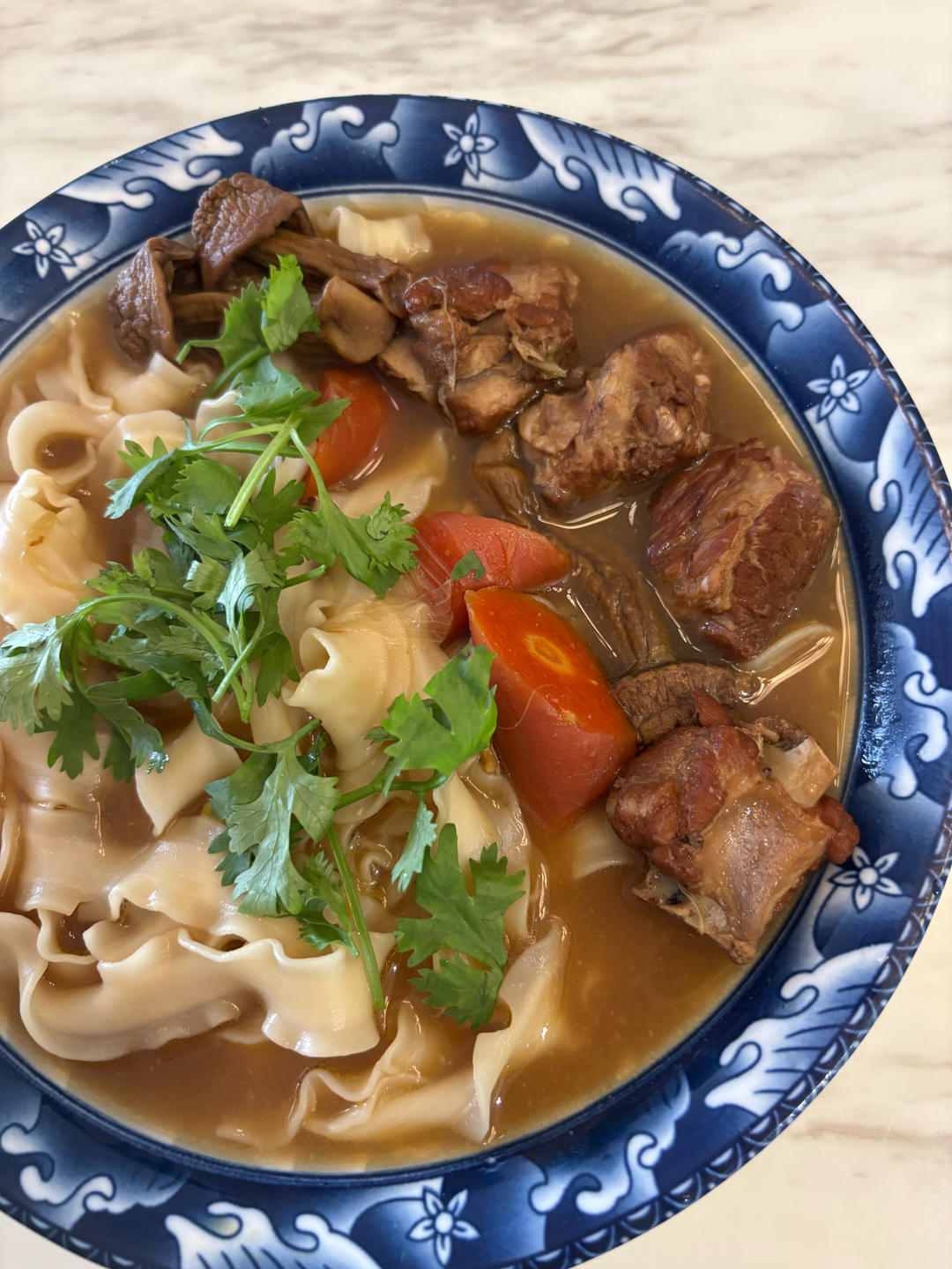 慢火细炖-鲜香浓郁的排骨面