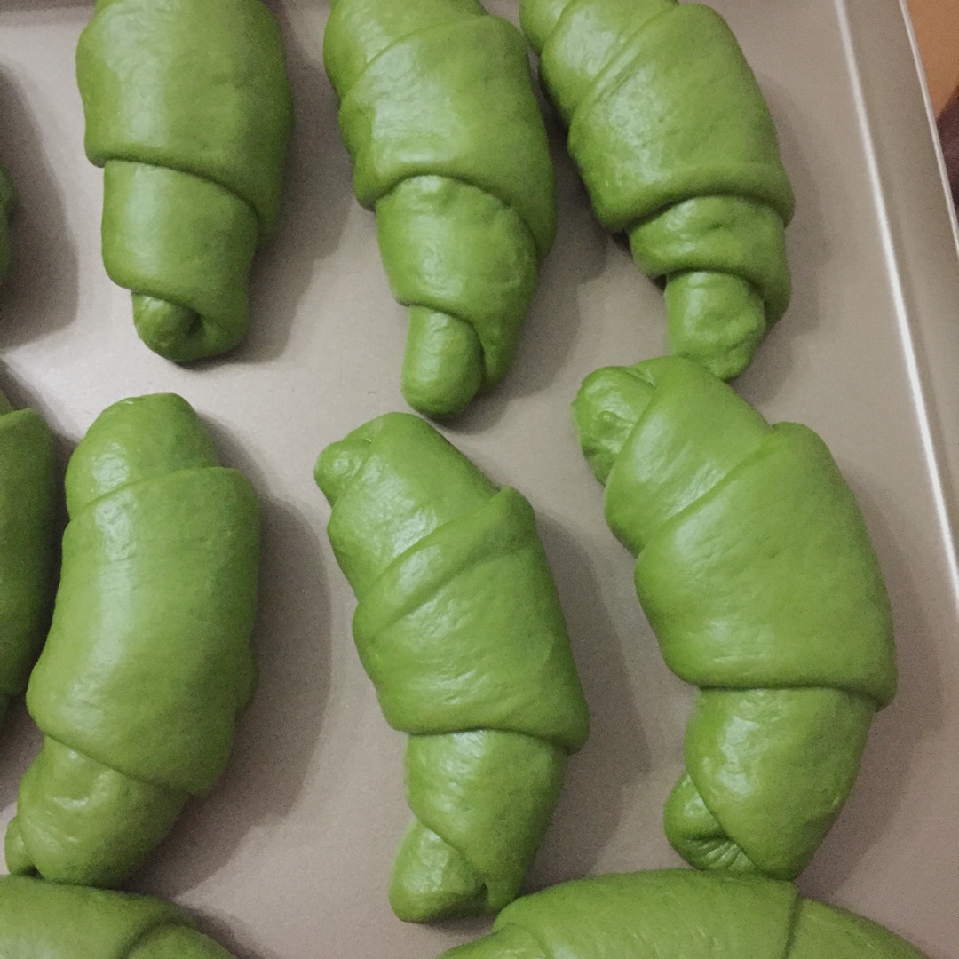 抹茶蜜豆牛角包
