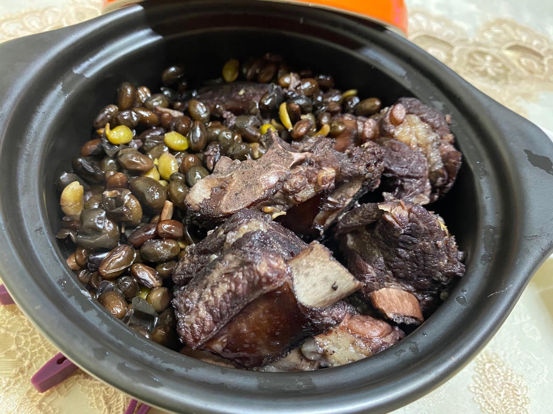 黑豆排骨汤