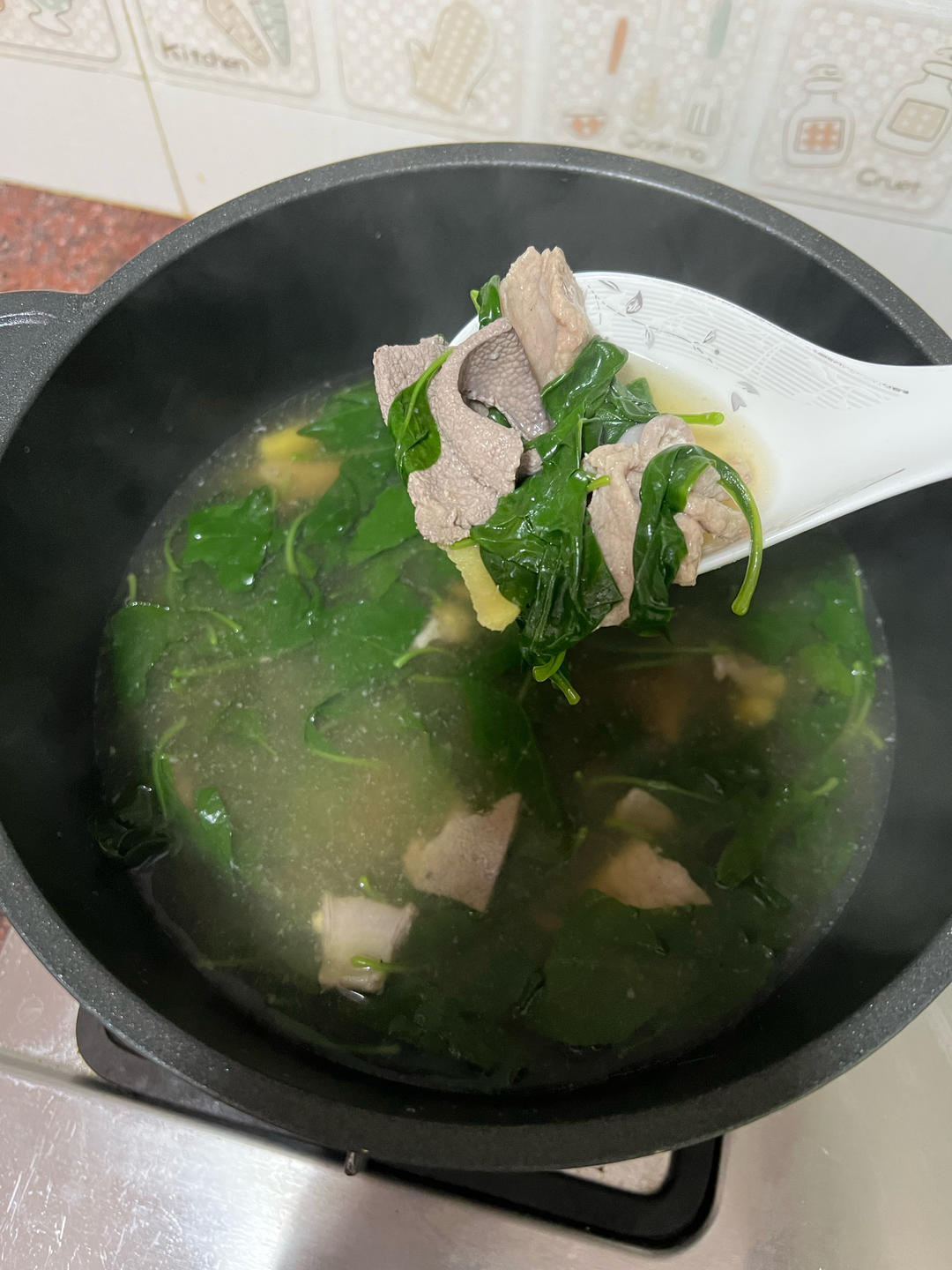 枸杞叶猪杂汤