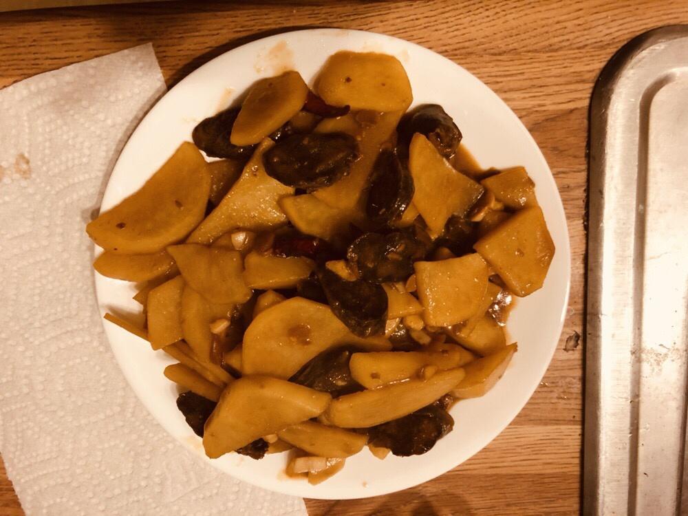 酱香土豆炒腊肠