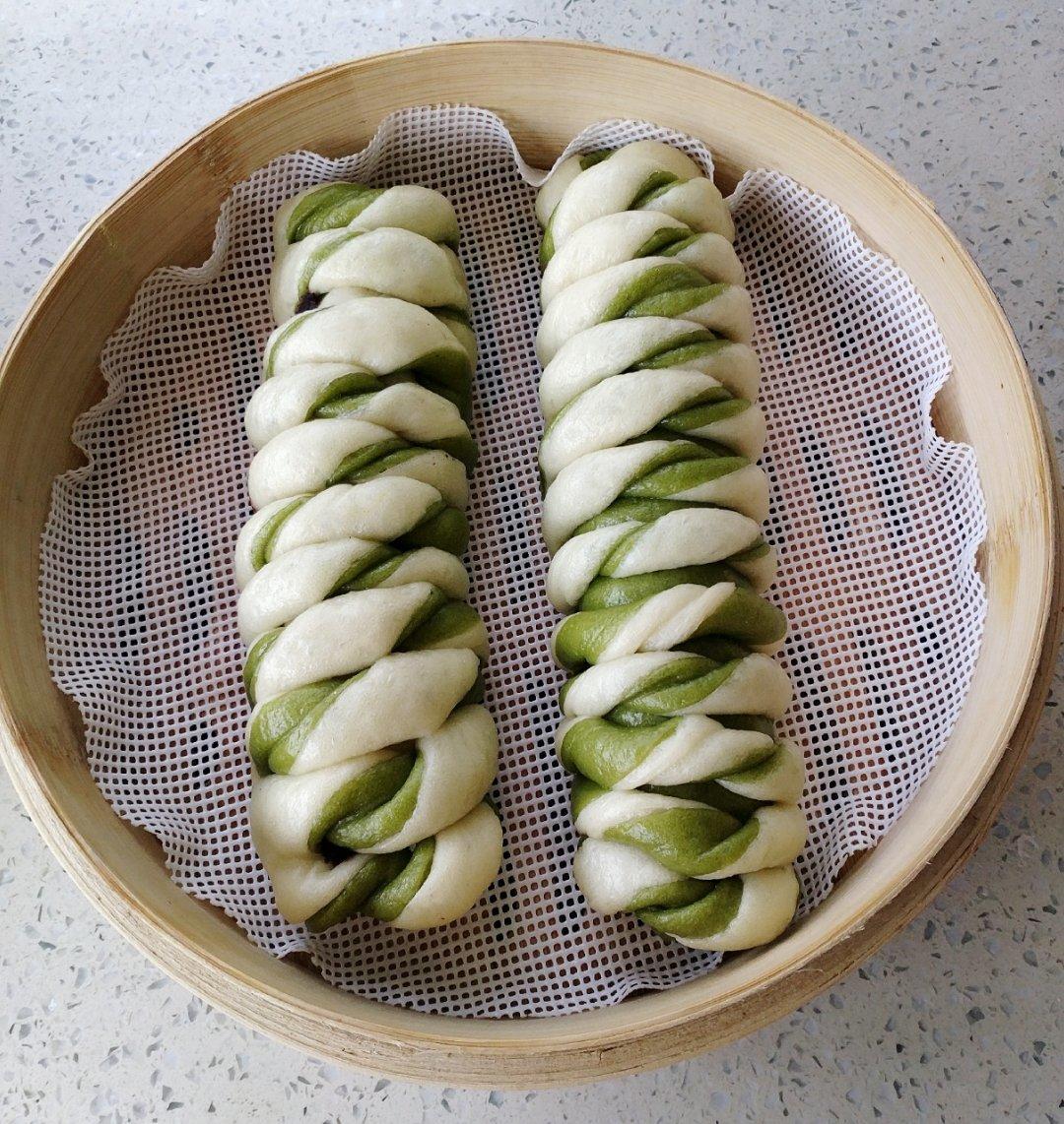 双色螺纹豆沙卷