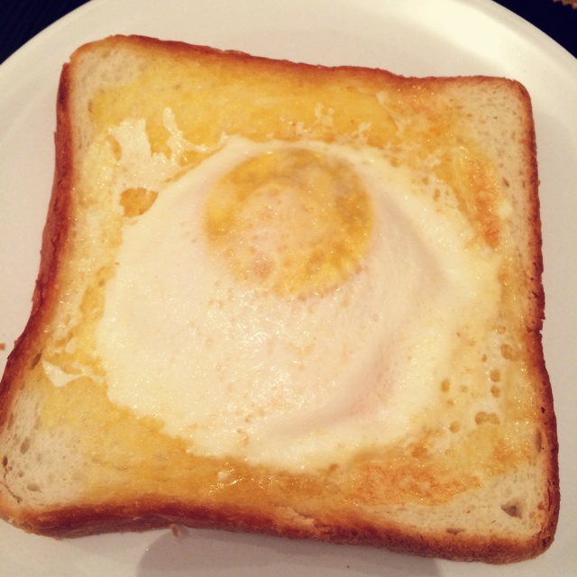 荷包蛋土司