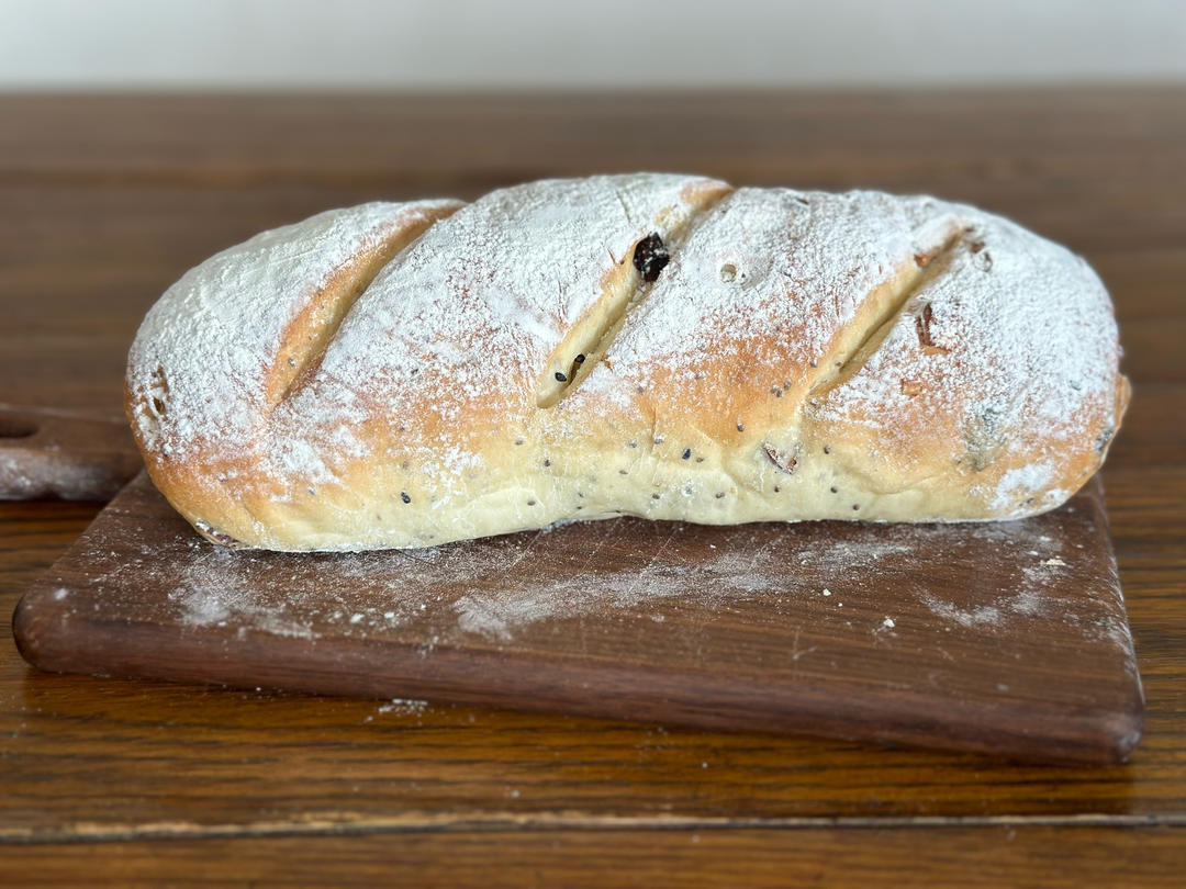 十种坚果&果干的软欧包