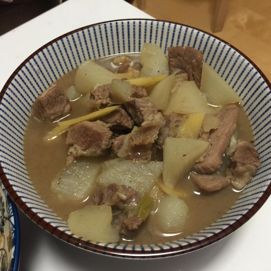 牛肉炖萝卜